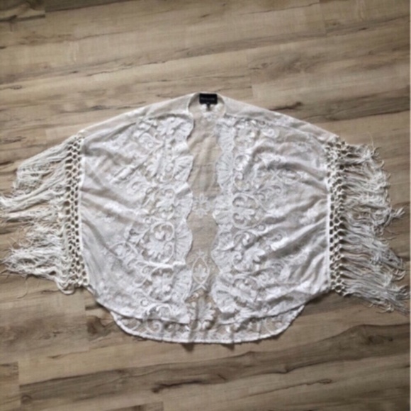 Frank Lyman Design Cream Lace Cover-Up - Picture 3 of 8